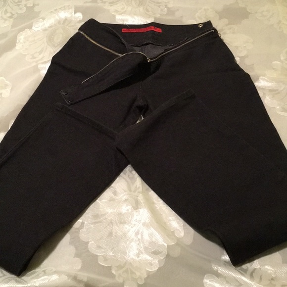 Jeans - Picture 1 of 3